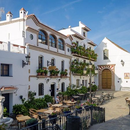 Posada La Plaza Canillas de Albaida المظهر الخارجي الصورة
