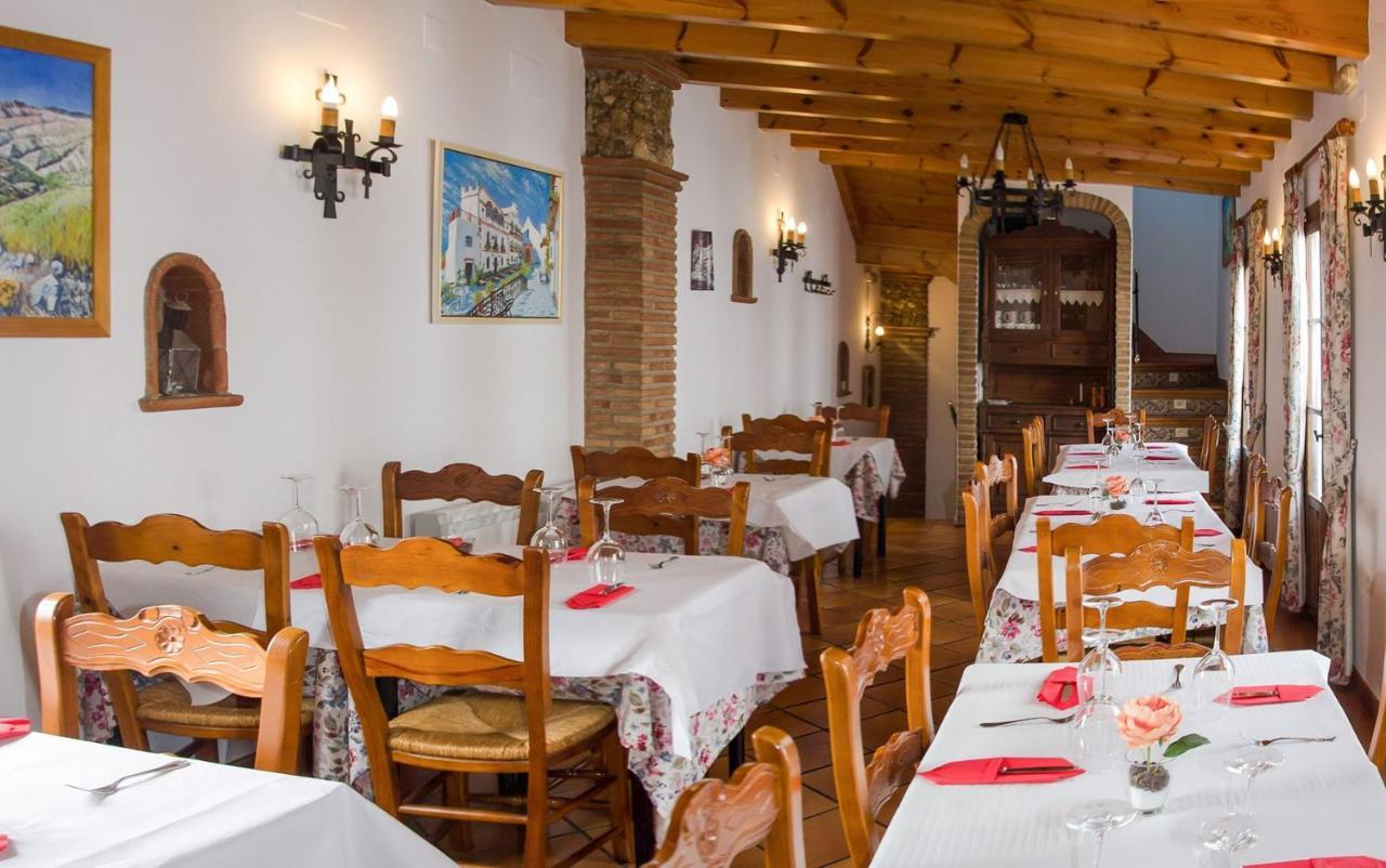 Posada La Plaza Canillas de Albaida المظهر الخارجي الصورة