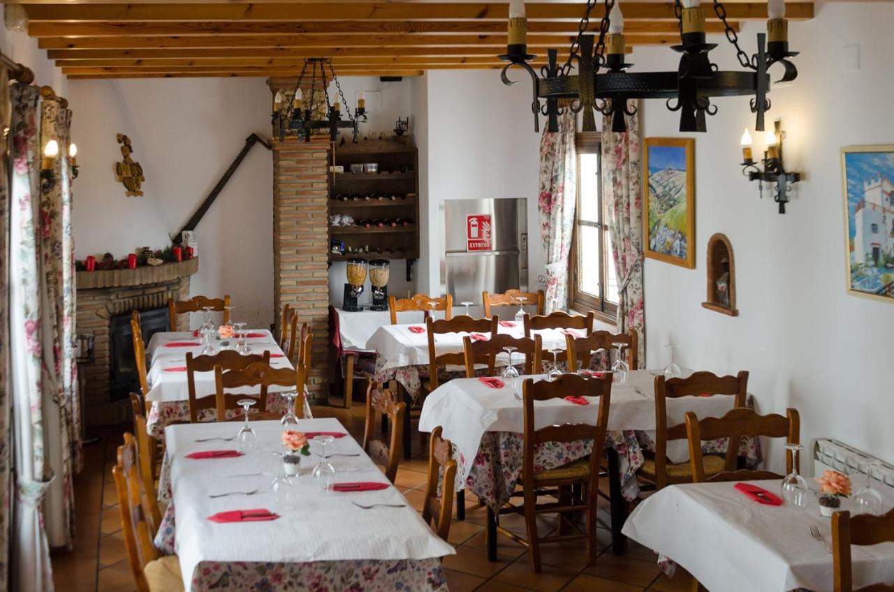 Posada La Plaza Canillas de Albaida المظهر الخارجي الصورة