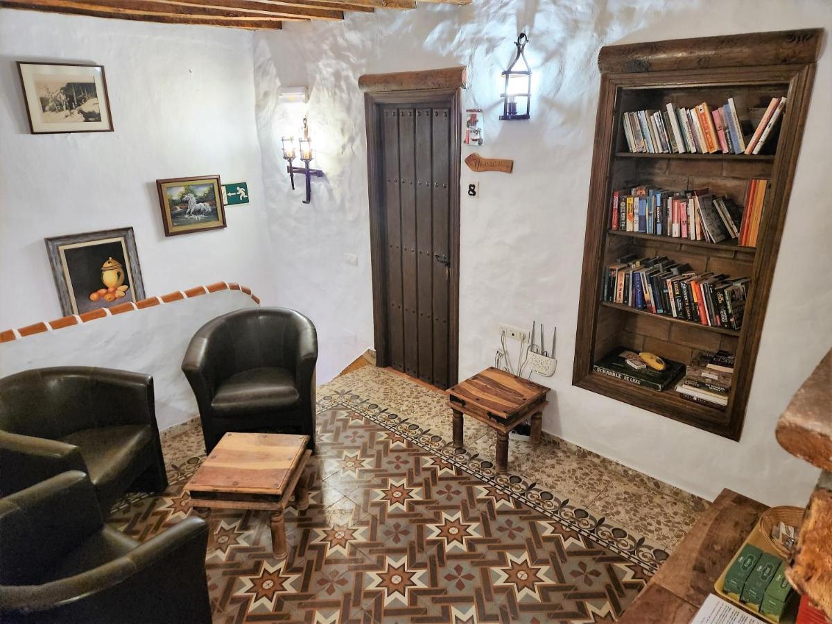 Posada La Plaza Canillas de Albaida المظهر الخارجي الصورة