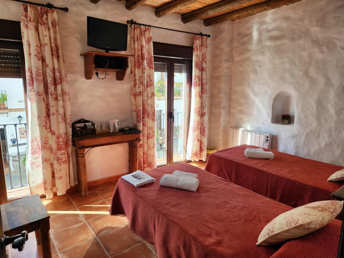 Posada La Plaza Canillas de Albaida المظهر الخارجي الصورة