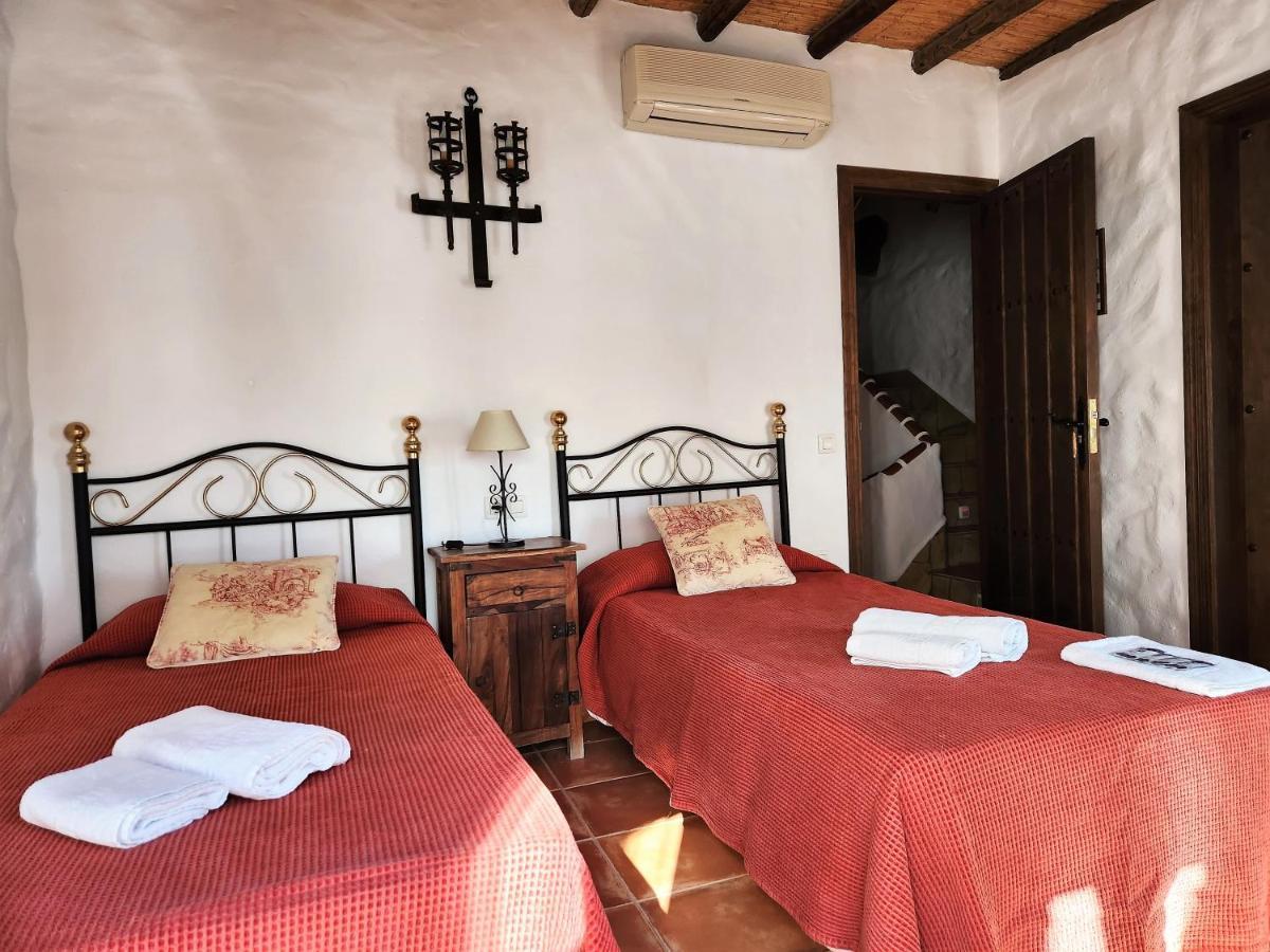 Posada La Plaza Canillas de Albaida المظهر الخارجي الصورة