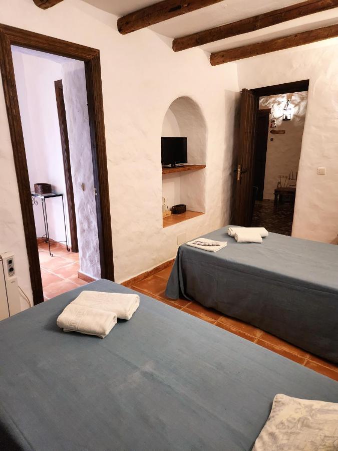 Posada La Plaza Canillas de Albaida المظهر الخارجي الصورة