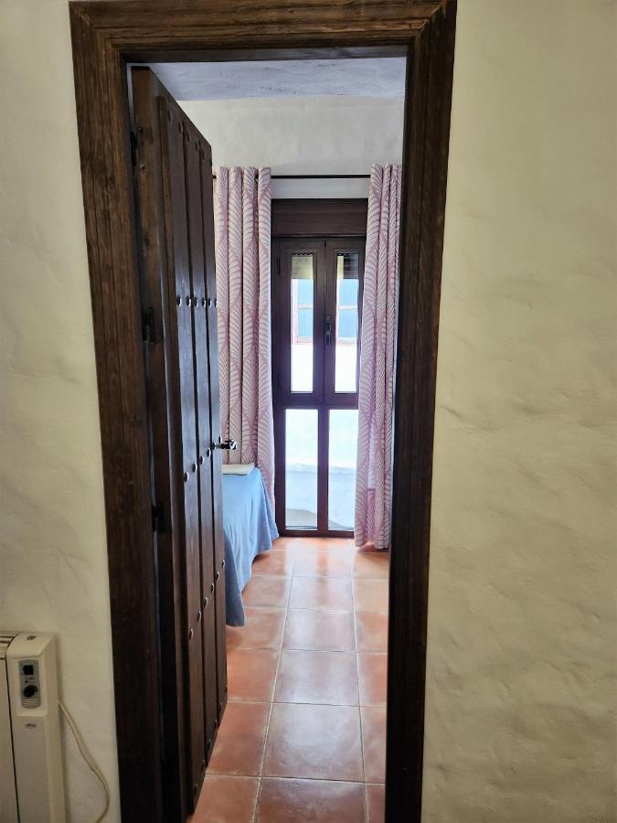 Posada La Plaza Canillas de Albaida المظهر الخارجي الصورة
