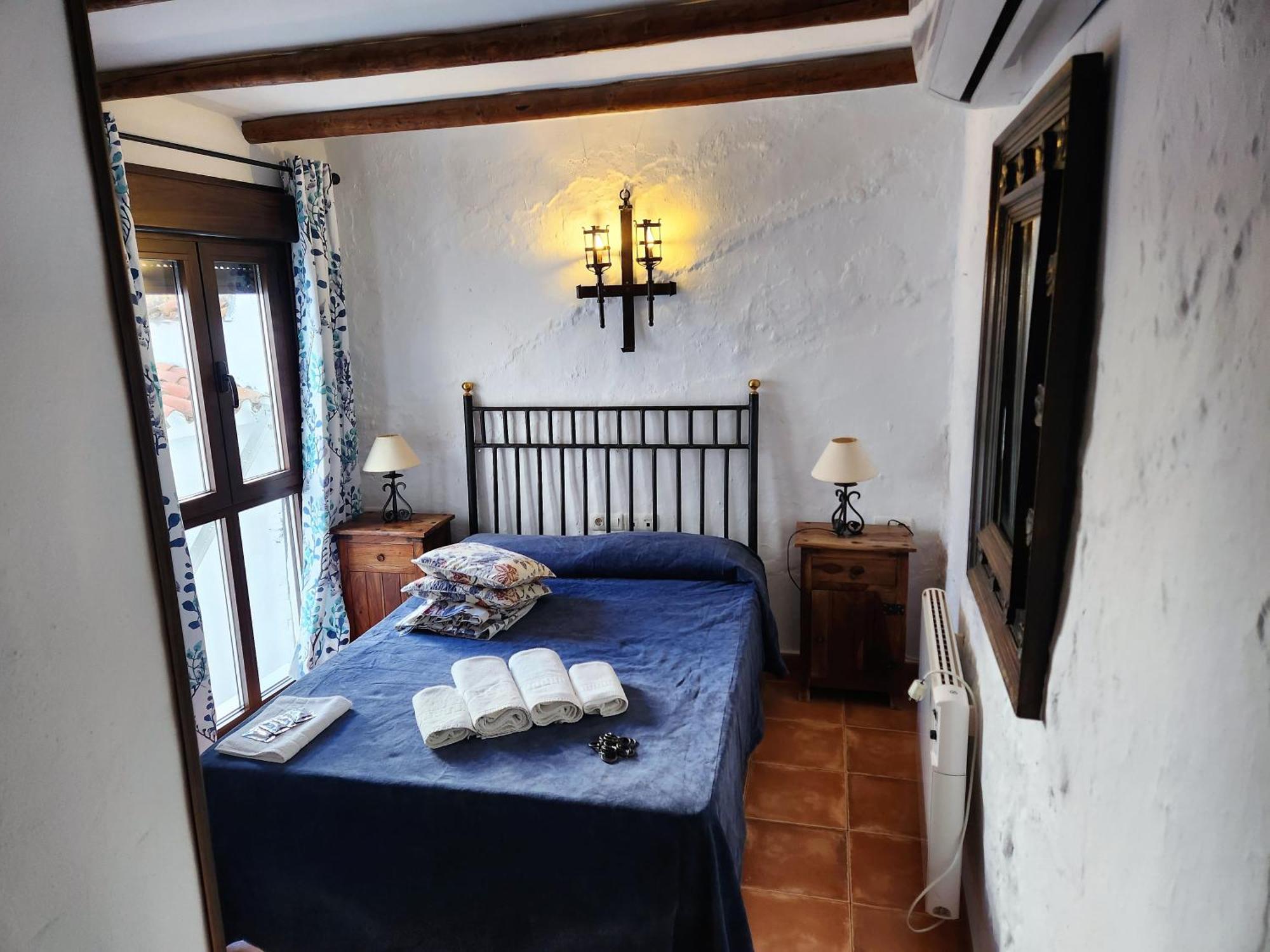 Posada La Plaza Canillas de Albaida المظهر الخارجي الصورة